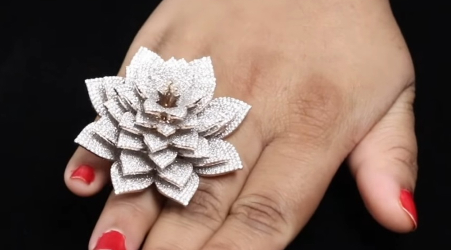 خاتم مرصع بـ7801 ألماسة يدخل «جينيس»