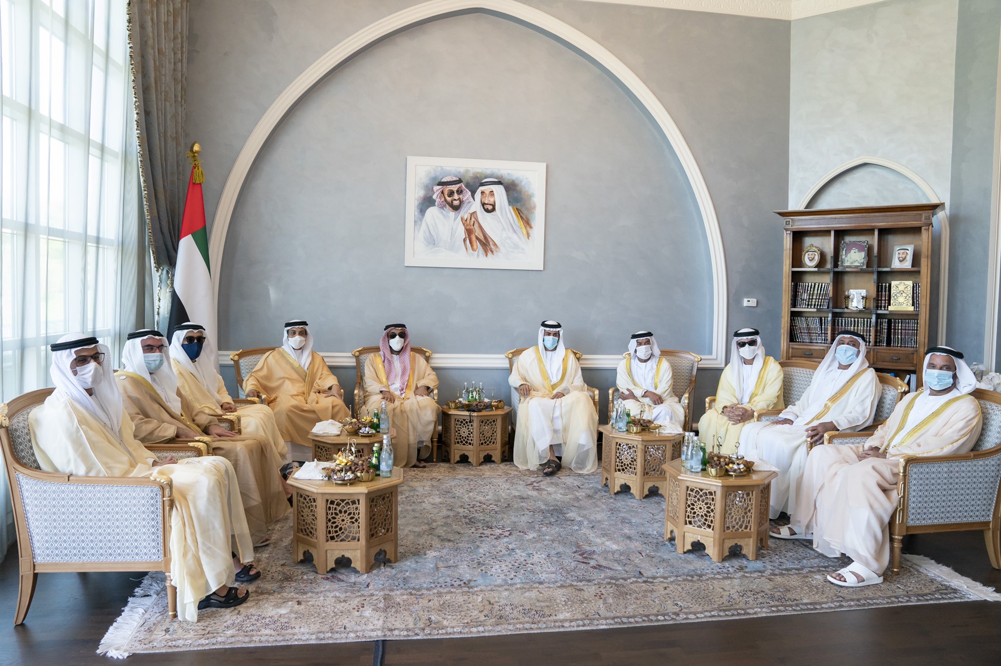 محمد بن زايد يبارك زواج محمد بن سلطان بن خليفة بـ «التواصل المرئي»