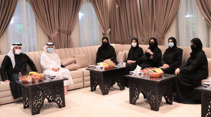 خورفكان يعزز التعاون مع رياضة المرأة ونادي السيدات