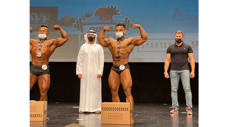 عبدالله الشرقي يتوج الفائزين في «دبي الشاطئية لبناء الأجسام»