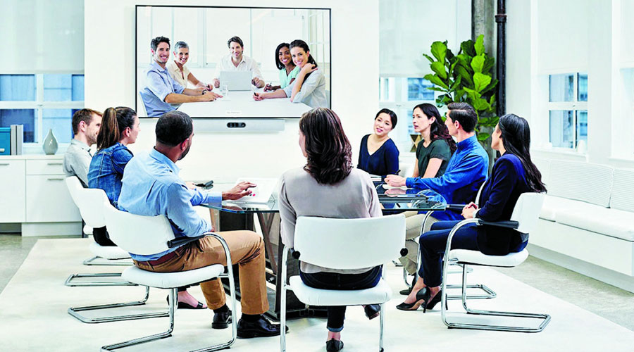 الاجتماعات «عن بُعد».. آداب ونصائح عامة