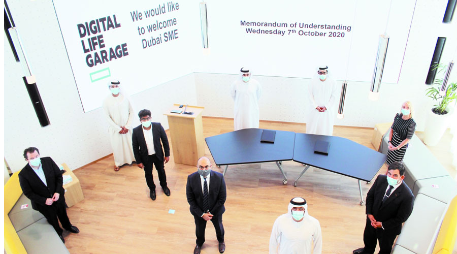 تفاهم بين «محمد بن راشد لتنمية المشاريع» و«هيوليت باكارد إنتربرايز»