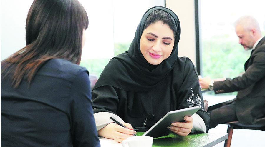 مركز الشارقة لخدمات المستثمرين يتيح إنجاز المعاملات في 60 دقيقة