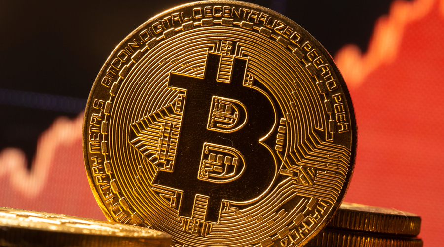 لماذا وصل سعر «بيتكوين» إلى 19 ألف دولار؟