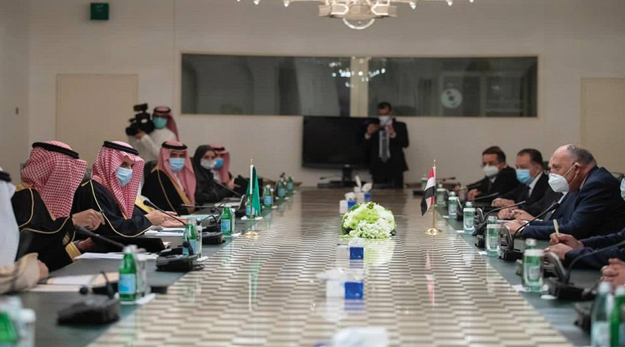 السعودية ومصر ترفضان تهديد الملاحة في الخليج والبحر الأحمر وباب المندب
