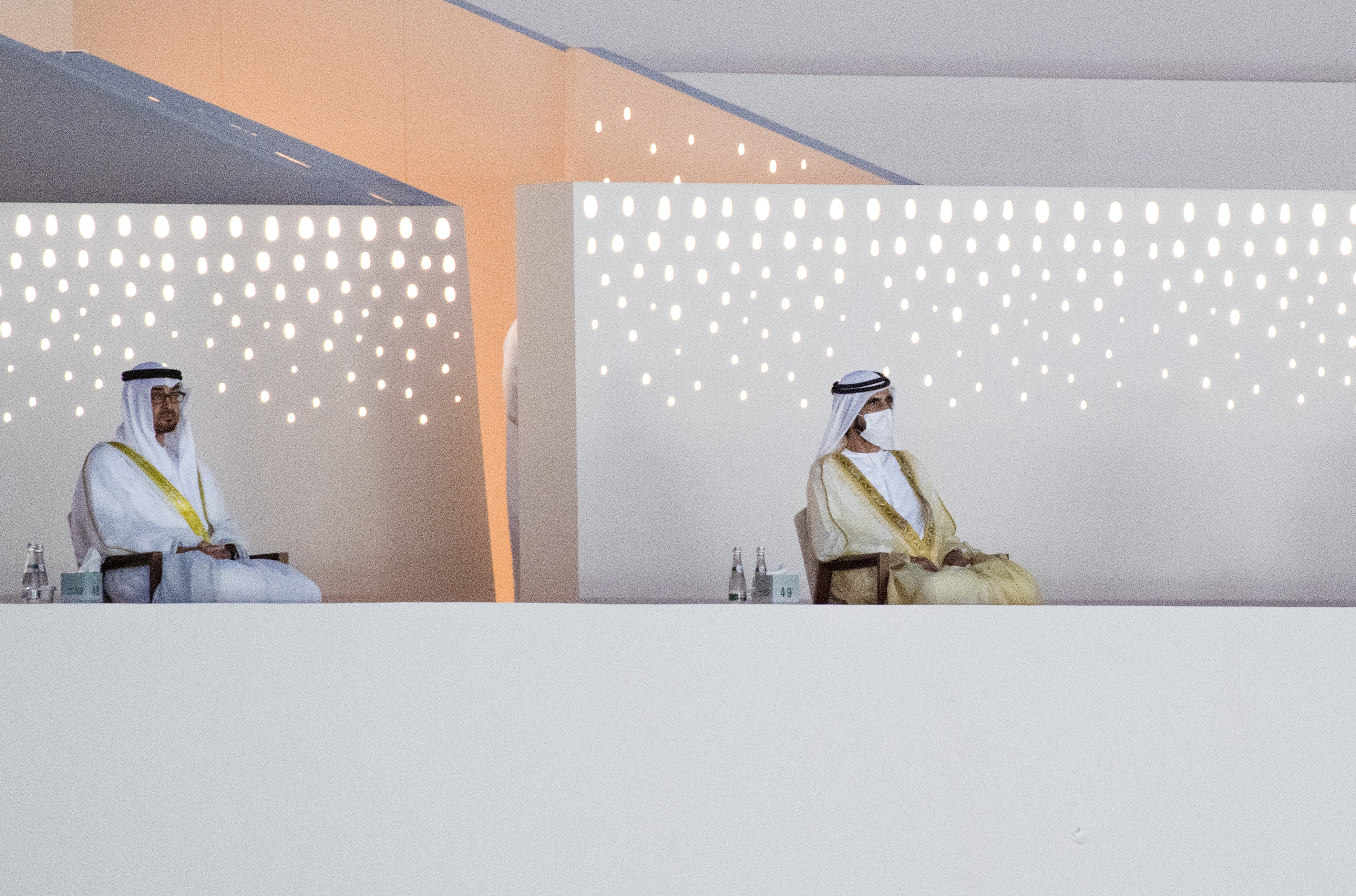 خليفة قائد مسيرة الإمارات المباركة