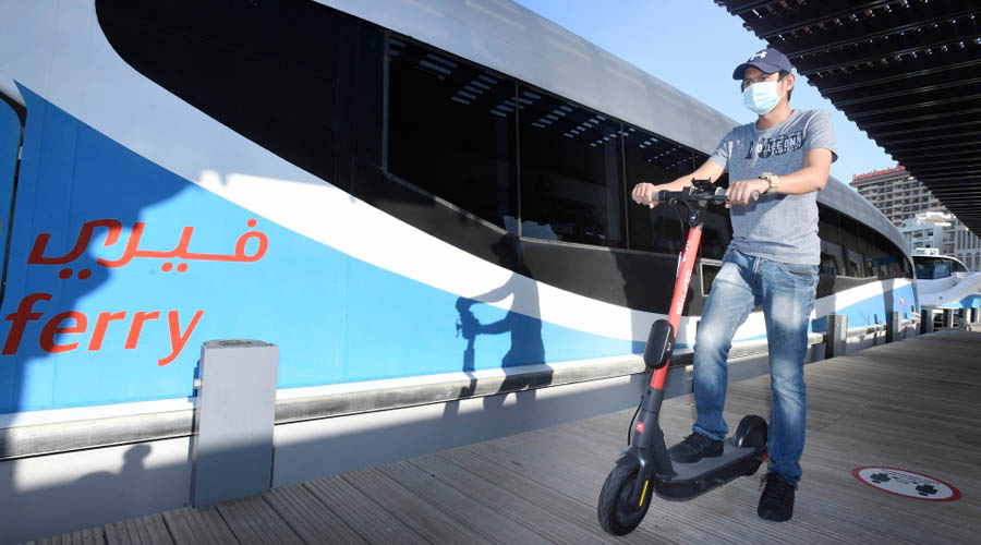 الدراجات الهوائية والسكوتر