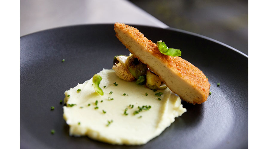 سابقة عالمية.. سنغافورة تجيز بيع لحم دجاج اصطناعي