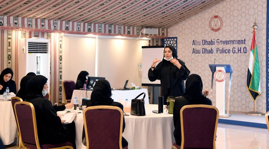 الشرطة النسائية بأبوظبي تطلق 50 مشروعا ومبادرة