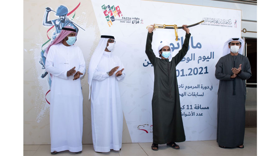 سلطان الشامسي يتوج بطلاً لماراثون «اليوم الوطني للهجن»