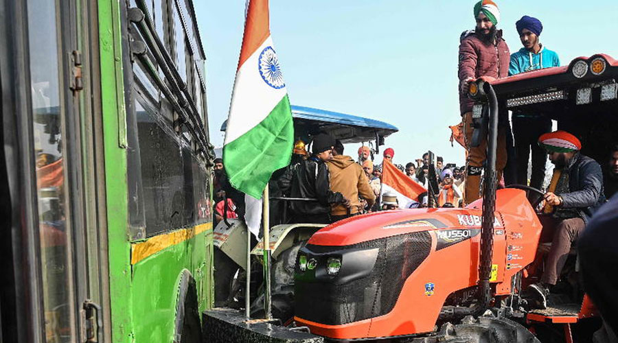 مزارعو الهند يتعهدون بحشد مزيد من المحتجين خارج العاصمة
