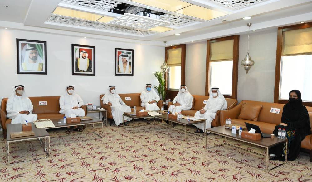 خلال اجتماع مجلس إدارة مركز دبي لتطوير الاقتصاد الإسلامي 