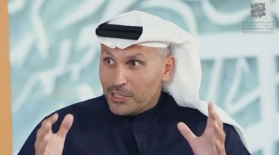 خلدون المبارك متحدثاً خلال الجلسة