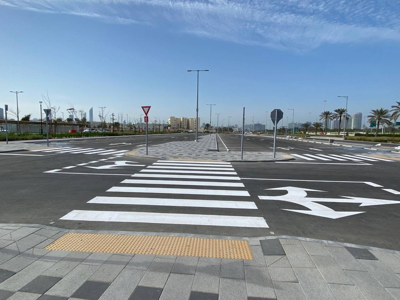إنشاء مواقف سيارات في جزيرة أبوظبي