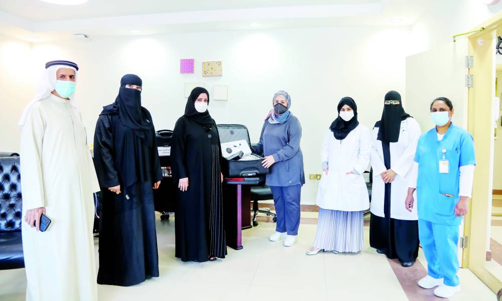  حقائب طبية متكاملة لرعاية كبار المواطنين في منازلهم
