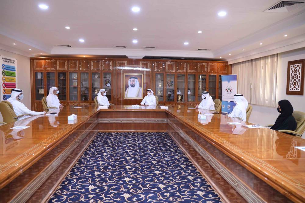 أثناء استقبال الوفد الزائر