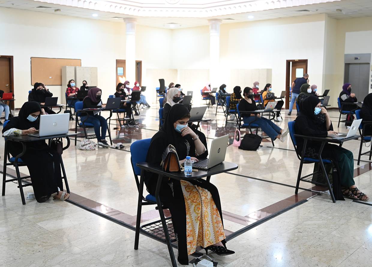 تفعيل الإجراءات الاحترازية في قاعات الامتحانات