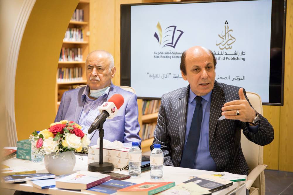 فيصل جواد خلال المؤتمر الصحفي