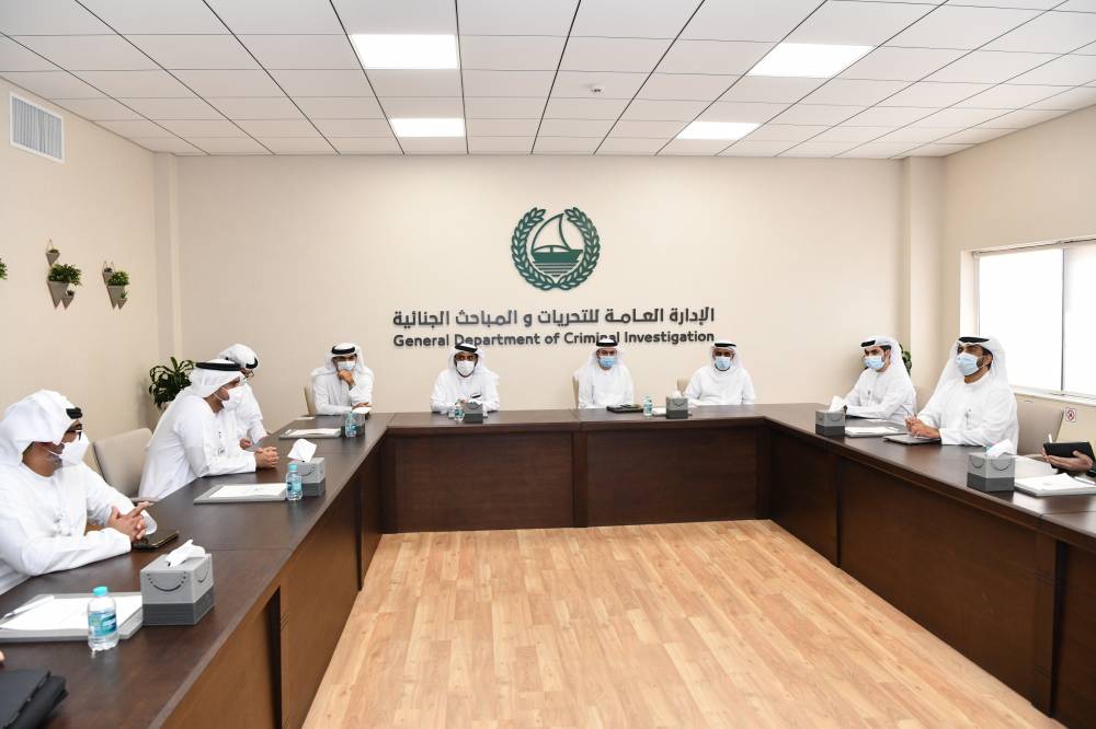 خليل المنصوري مترئساً الاجتماع 