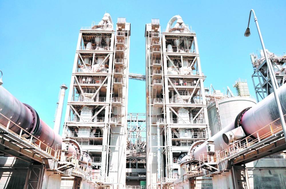 القطاع الصناعي قاطرة التنمية في الإمارة