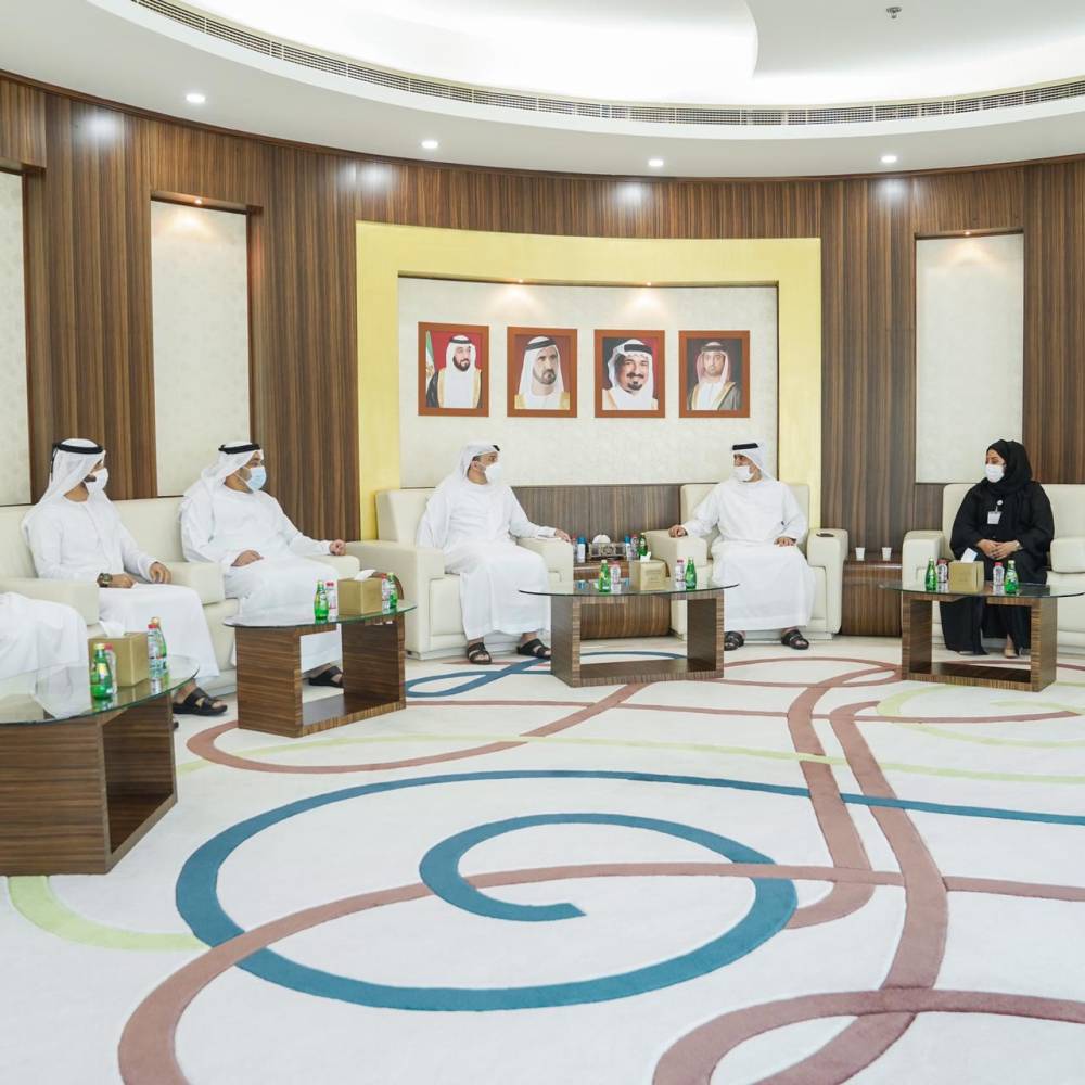 خلال الاجتماع