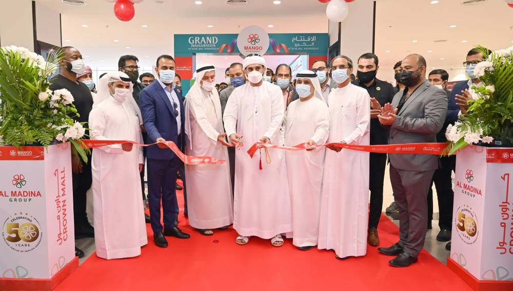 جانب من افتتاح مركز «كراون» التجاري