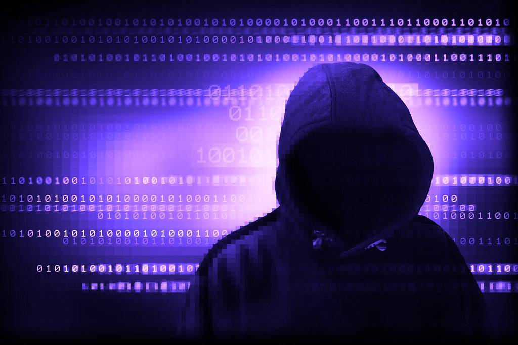 كيف تحمي نفسك وبياناتك الخاصة من الاختراق وتتصفح الإنترنت بشكل آمن؟
