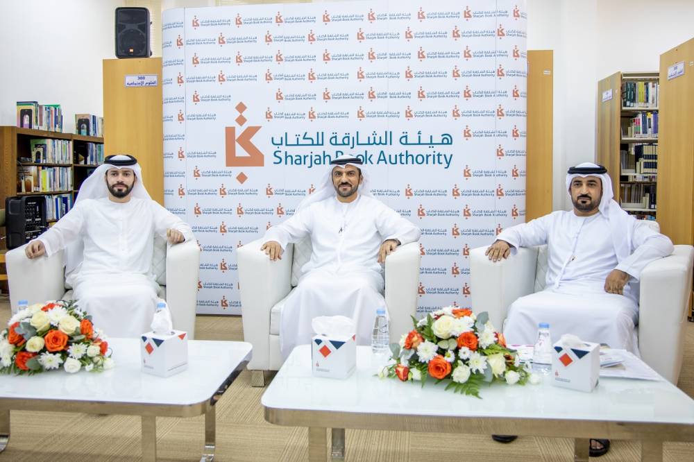 
عبدالله الدرمكي ومحمد عبدالكريم مراد خلال الجلسة
