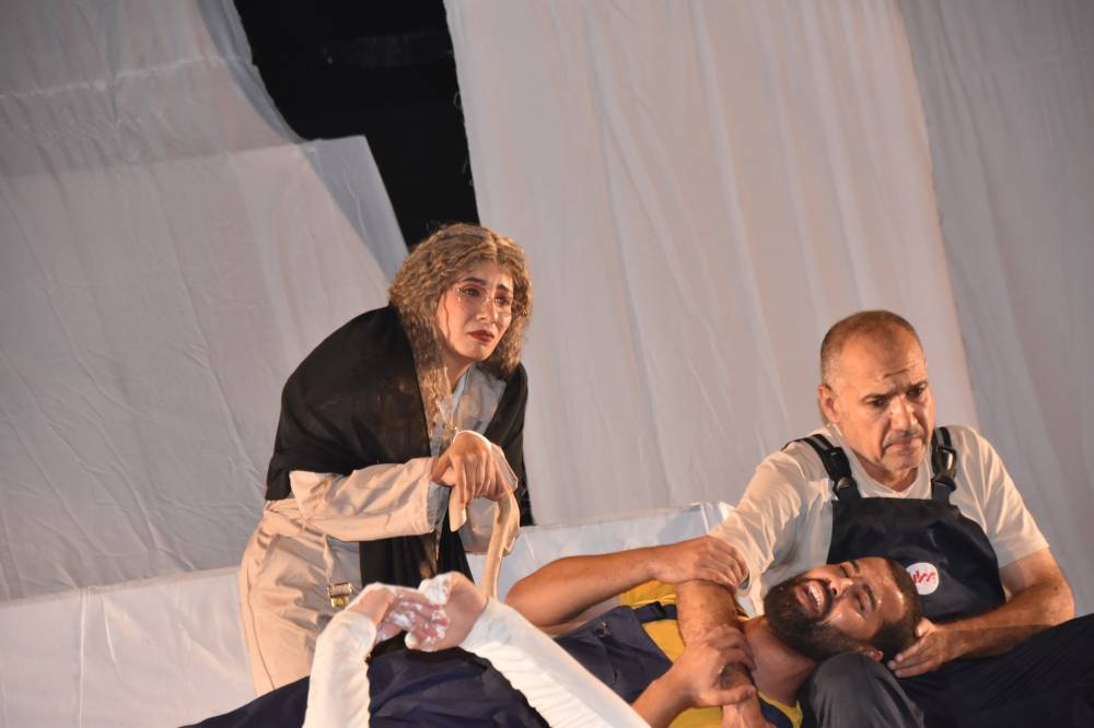 مشهد من مسرحية «لوكيميا»