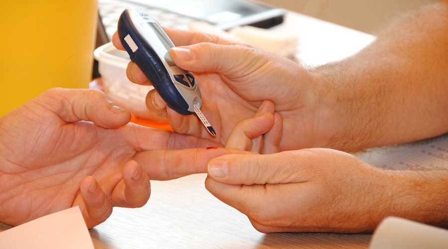 10 نصائح لتجنب المشاكل الصحية الخطرة على القدمين لمرضى السكري؟
