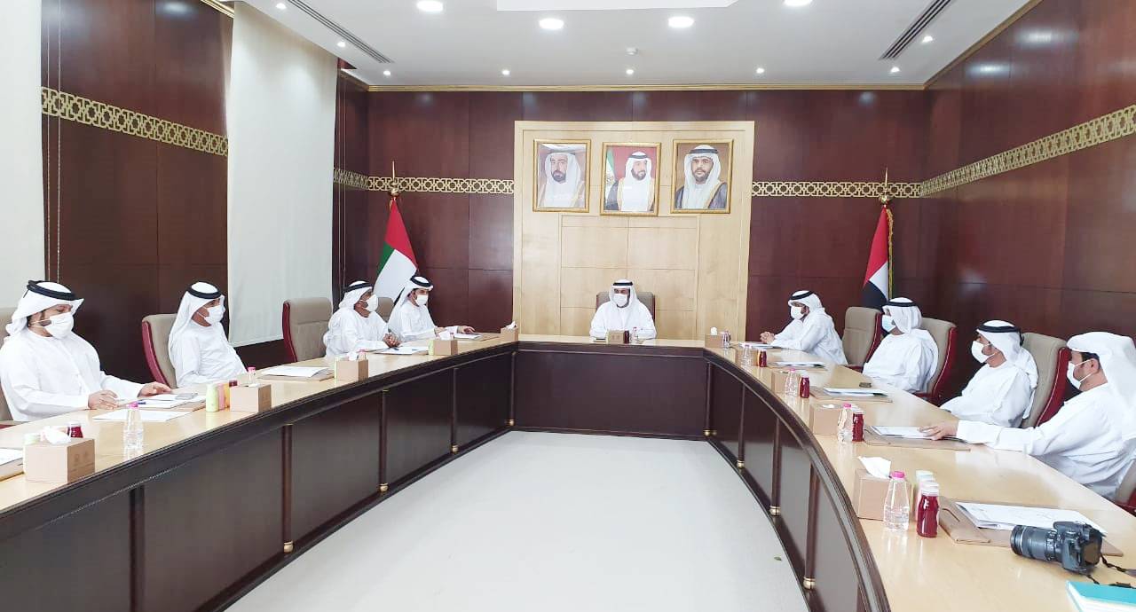 سلطان بن هويدن مترئساً الاجتماع