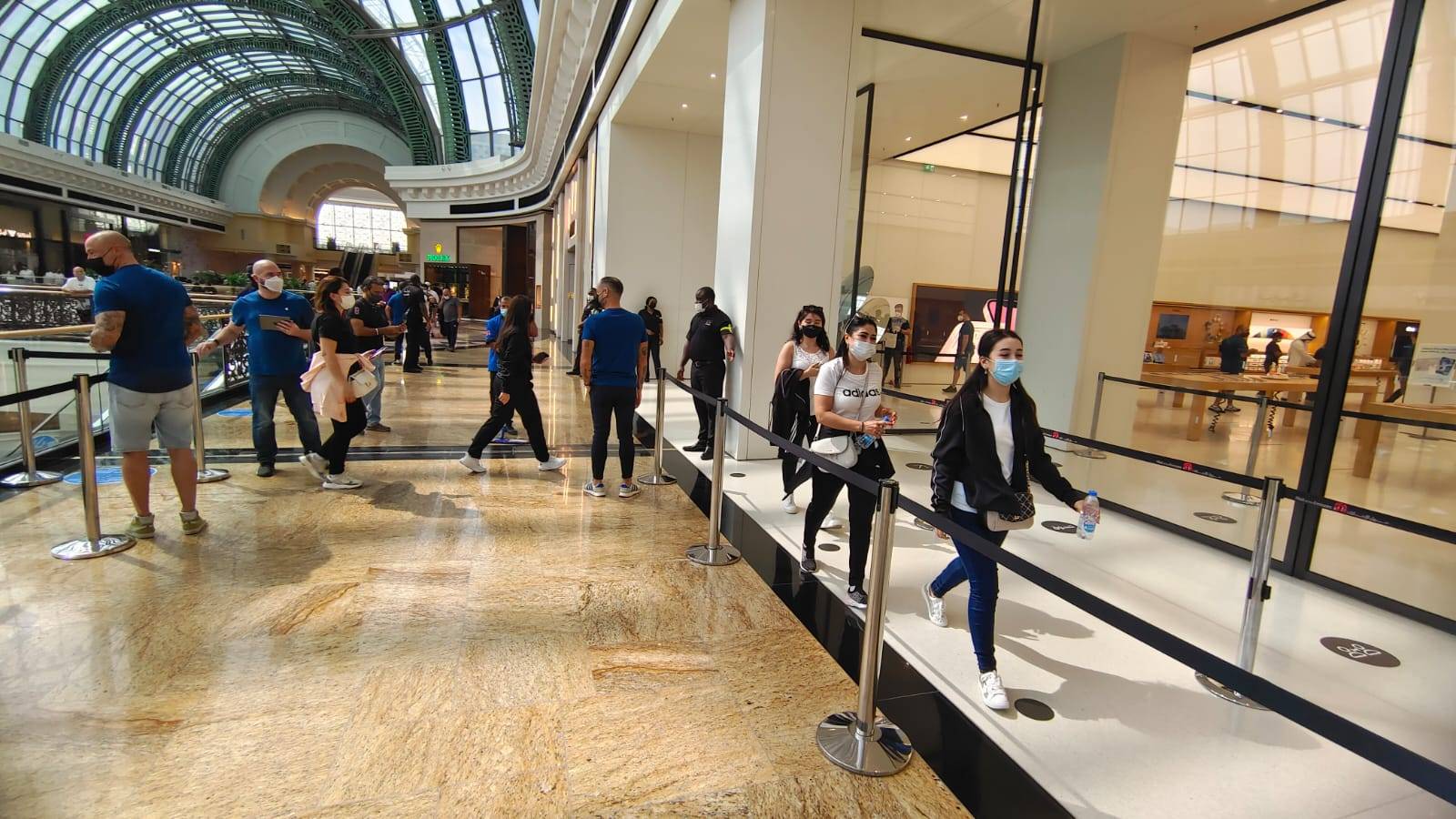 متجر «أبل» في مول الإمارات
