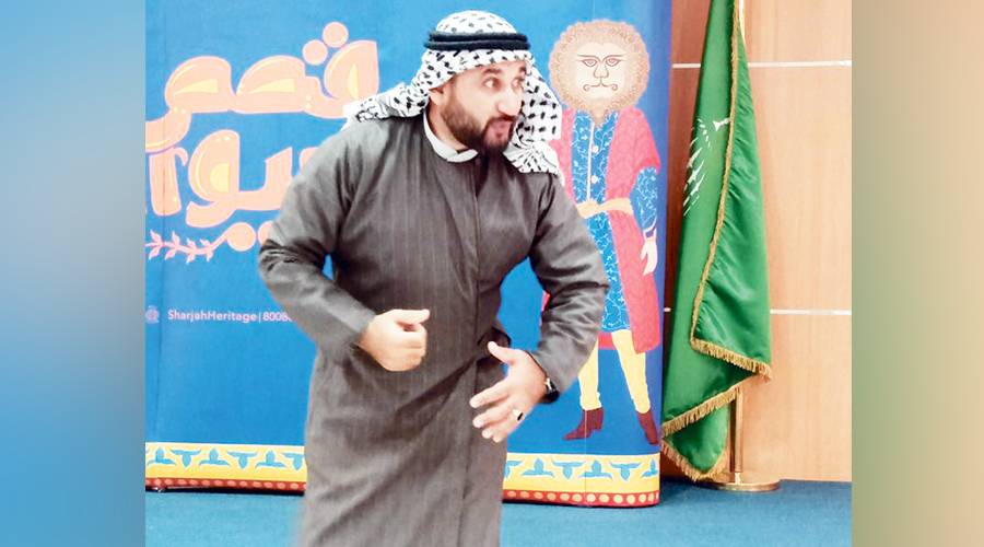 حمزة العقرباوي خلال أحد العروض 