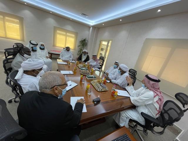 خلال الاجتماع