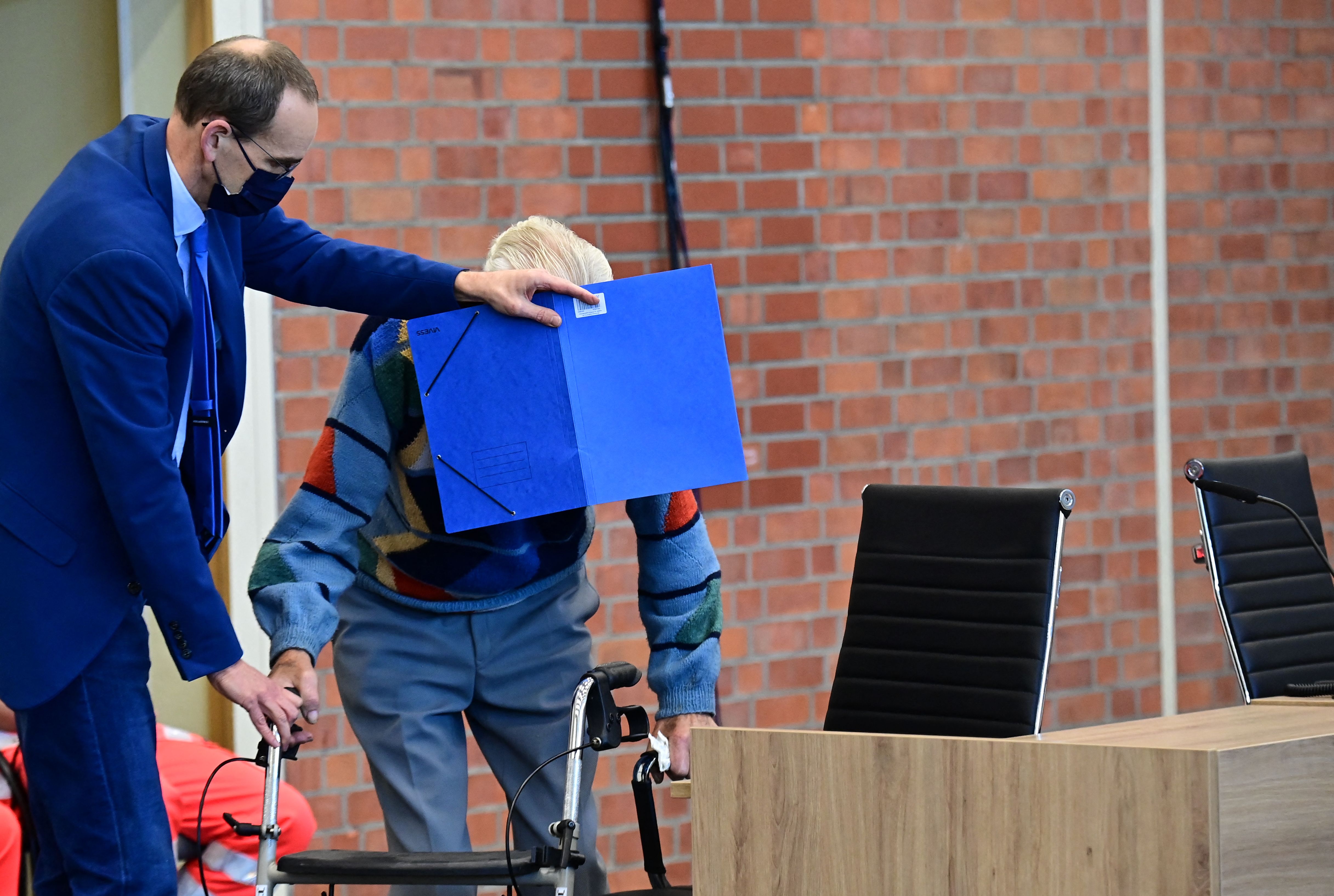 ألمانيا تحاكم متهماً عمره 100 عام بجرائم حرب نازية