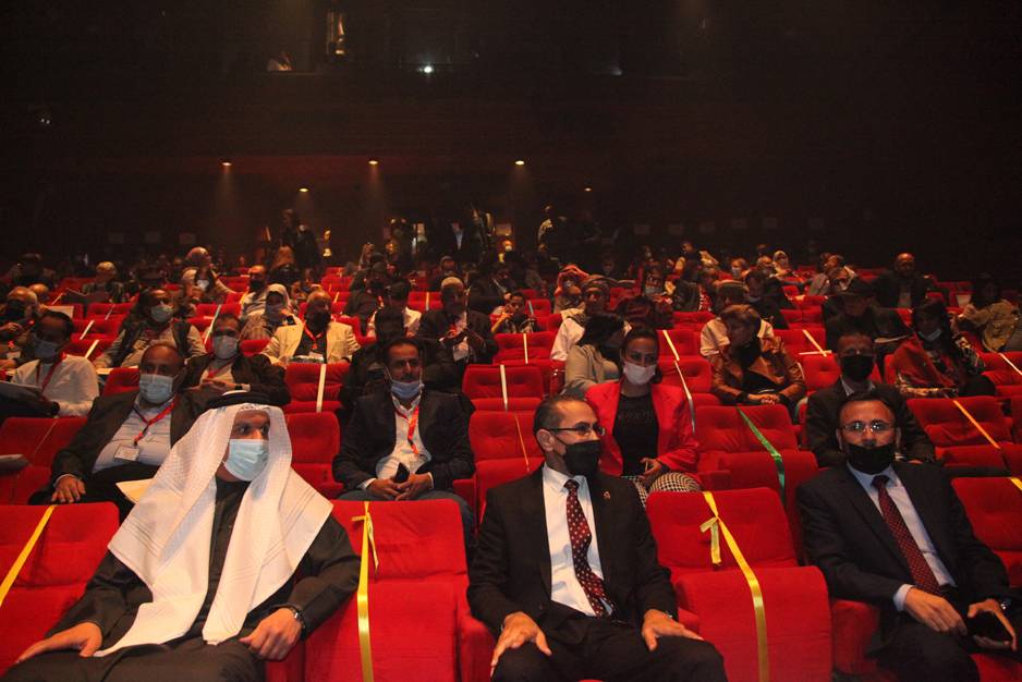 إسماعيل عبدالله بين حضور حفل الافتتاح
