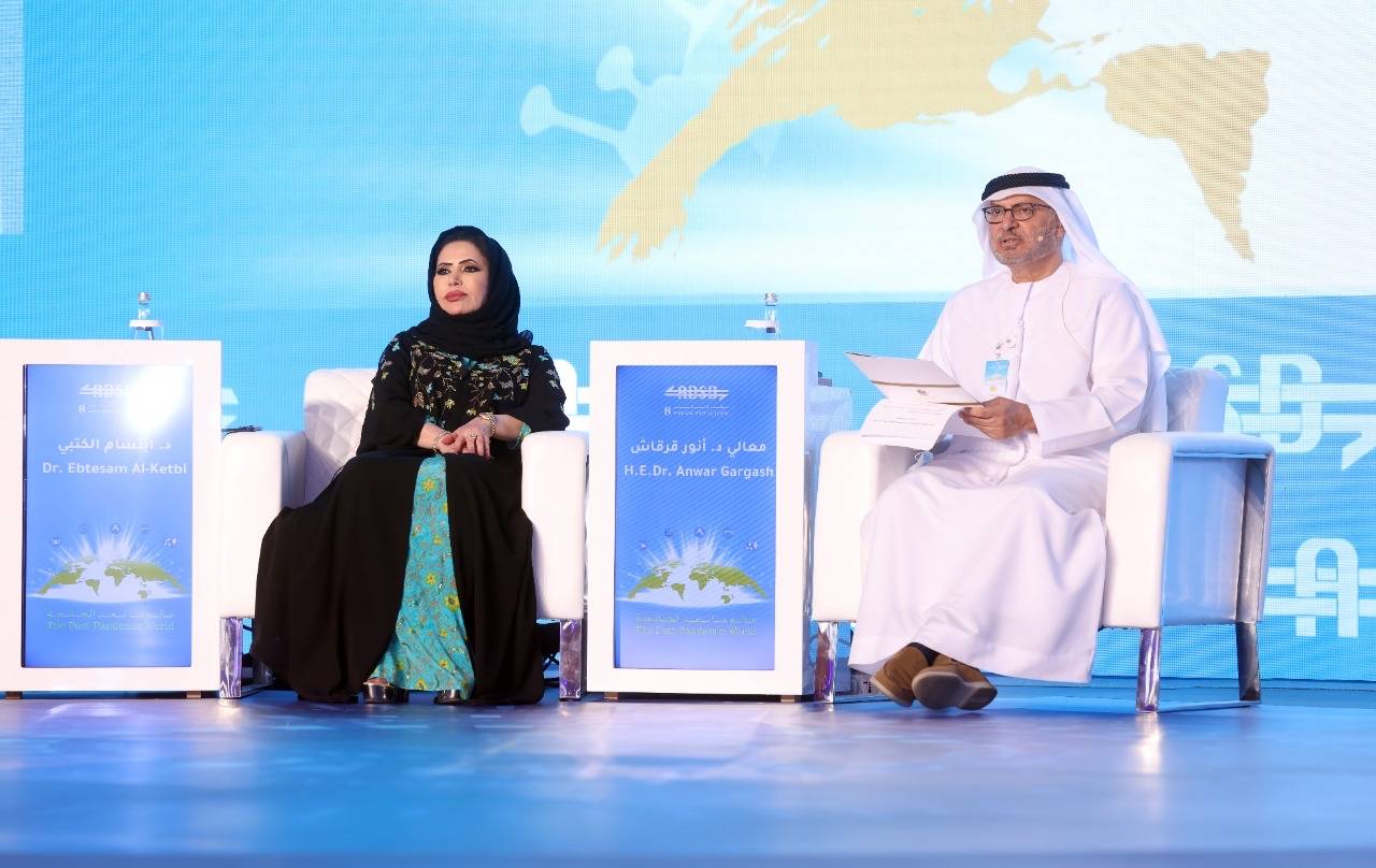 قرقاش يسلط الضوء على إنجازات الإمارات والرؤية المستقبلية للدبلوماسية