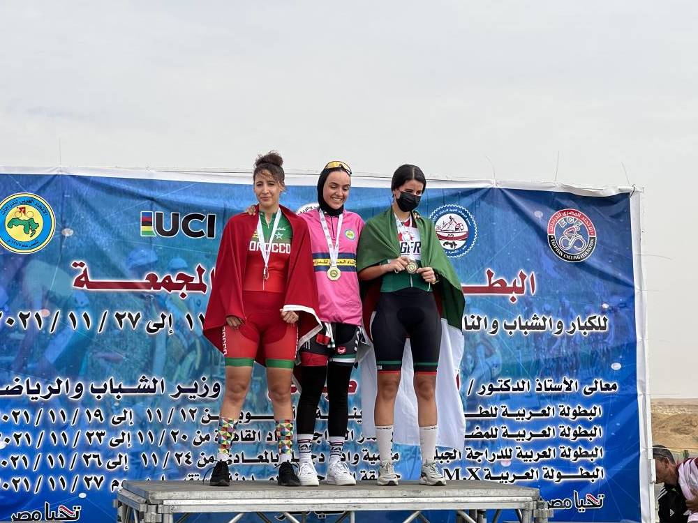 صفية الصايغ على منصة التتويج