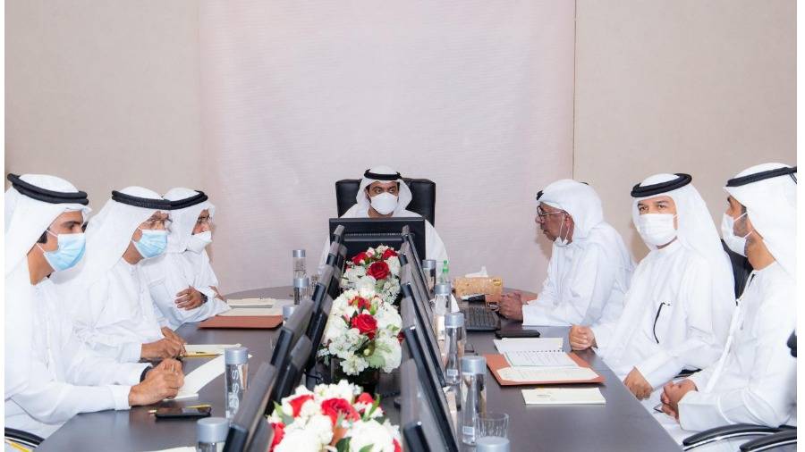 محمد الشرقي يطلع على مشاريع مؤسسة «الفجيرة لتنمية المناطق»