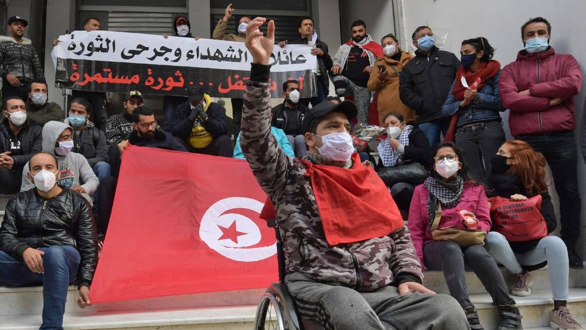 جانب من الوقفة الاحتجاجية لجرحى الثورة التونسية أمام قصر الرئاسة في قرطاج 