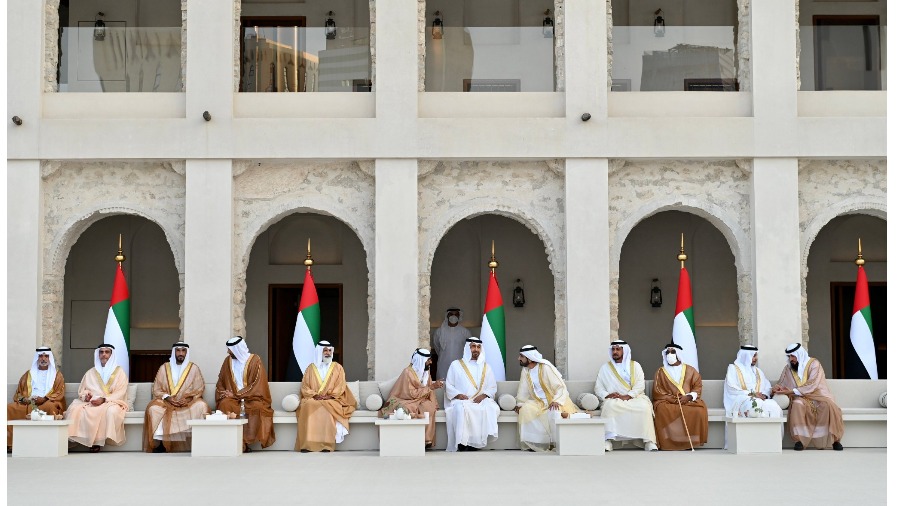 الإمـارات تزهـو بـ «أفـراح الخمسـين»