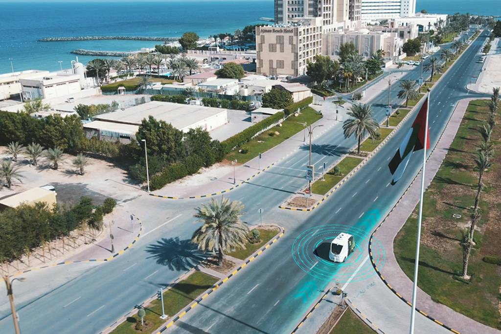 الإمارات: تدشين أول حافلة نقل عام ذاتية القيادة على مستوى المنطقة