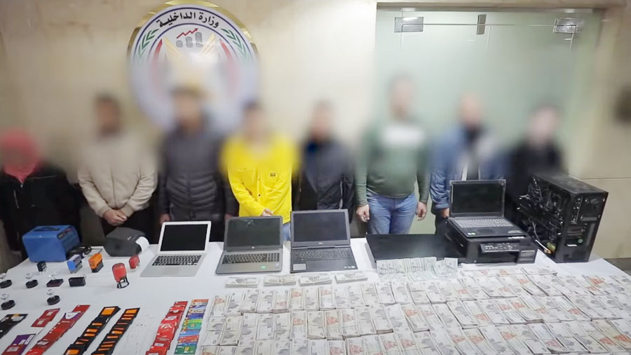 فيديو.. عصابة «الرمال البيضاء» في قبضة الشرطة المصرية