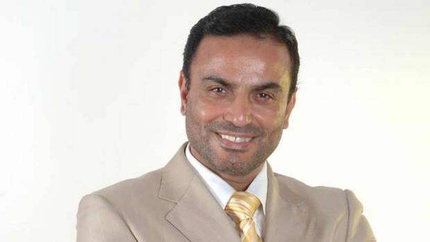 الدكتور عادل عبد العال