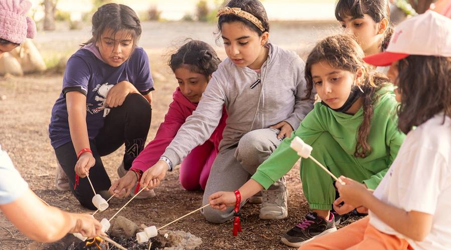 «ربيعكم معنا» يثري مهارات «مرشدات الشارقة»