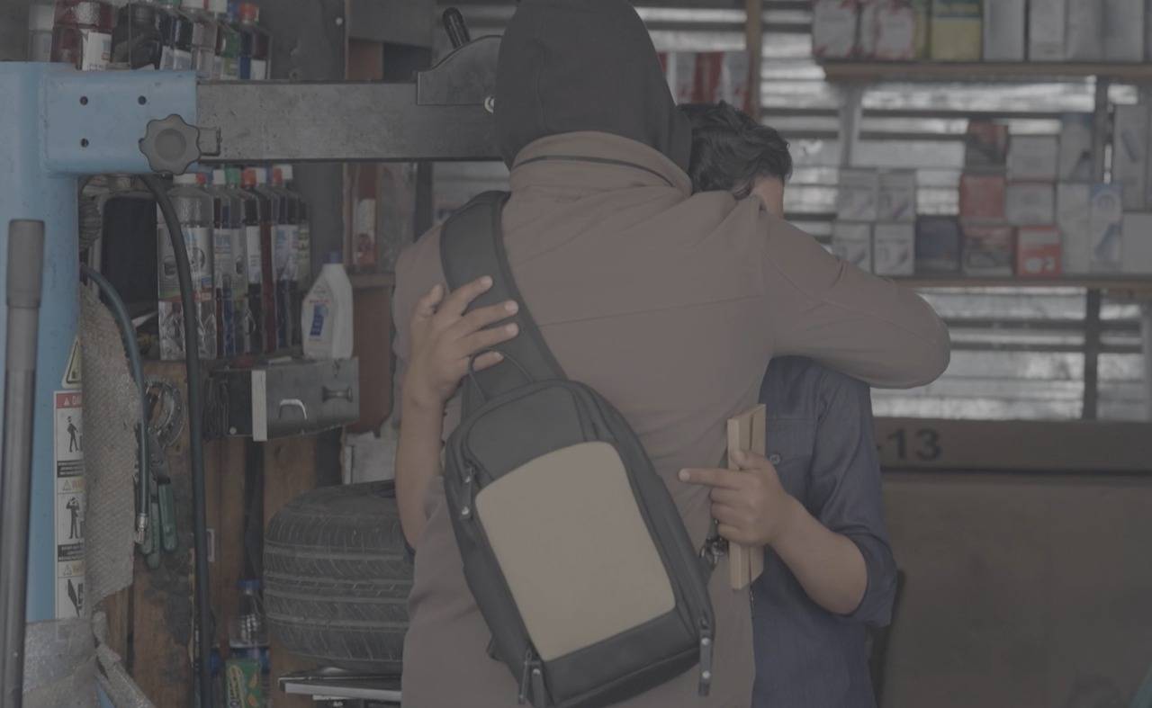 غيث يدعم طفلاً بالعودة إلى مقاعد الدراسة وترك العمل
