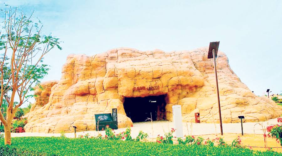 الحديقة القرآنية في دبي.. واحة معرفة ومقصد للباحثين