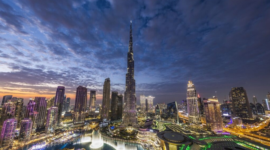 57 % من الشباب العربي يفضلون العيش في الإمارات