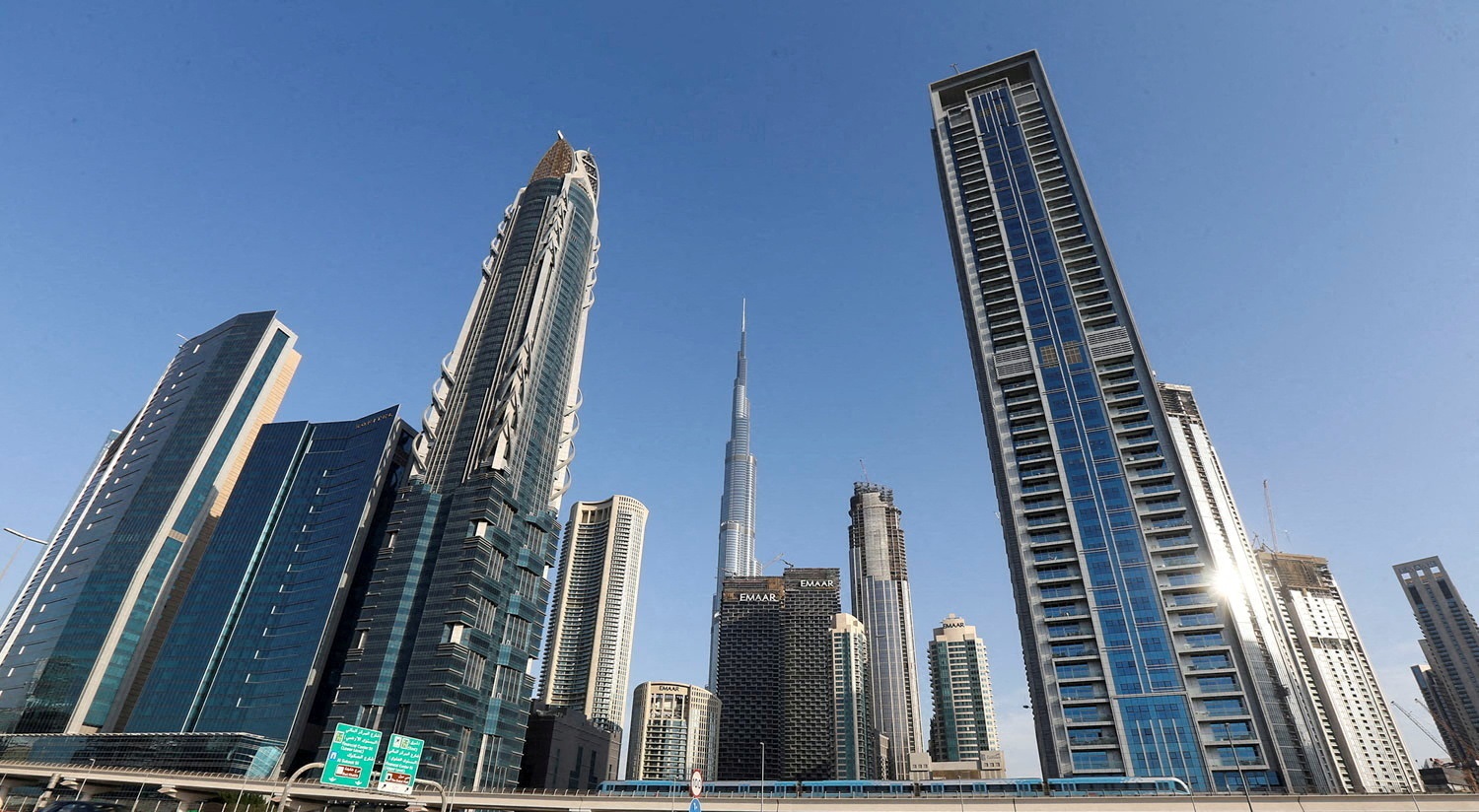 تسارع نمو القطاع الخاص في الإمارات لأعلى مستوى منذ مطلع العام