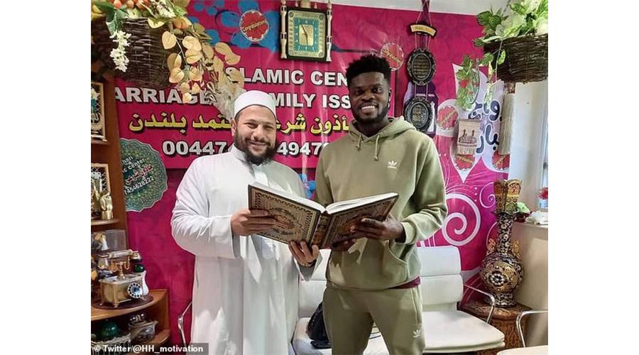 توماس بارتي يصبح «يعقوب» بعد إسلامه